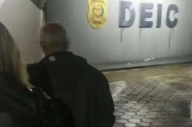 Un bărbat şi-a ucis iubita, apoi a stat cu cadavrul 3 zile, în speranța că va „învia”